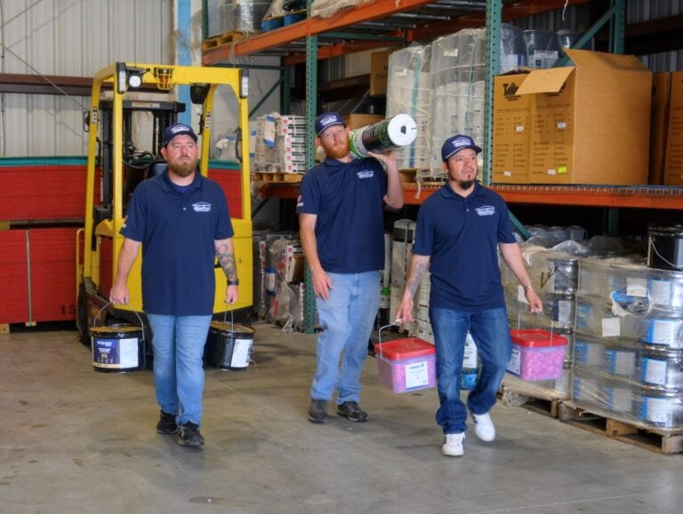 Shingle Masters team in action